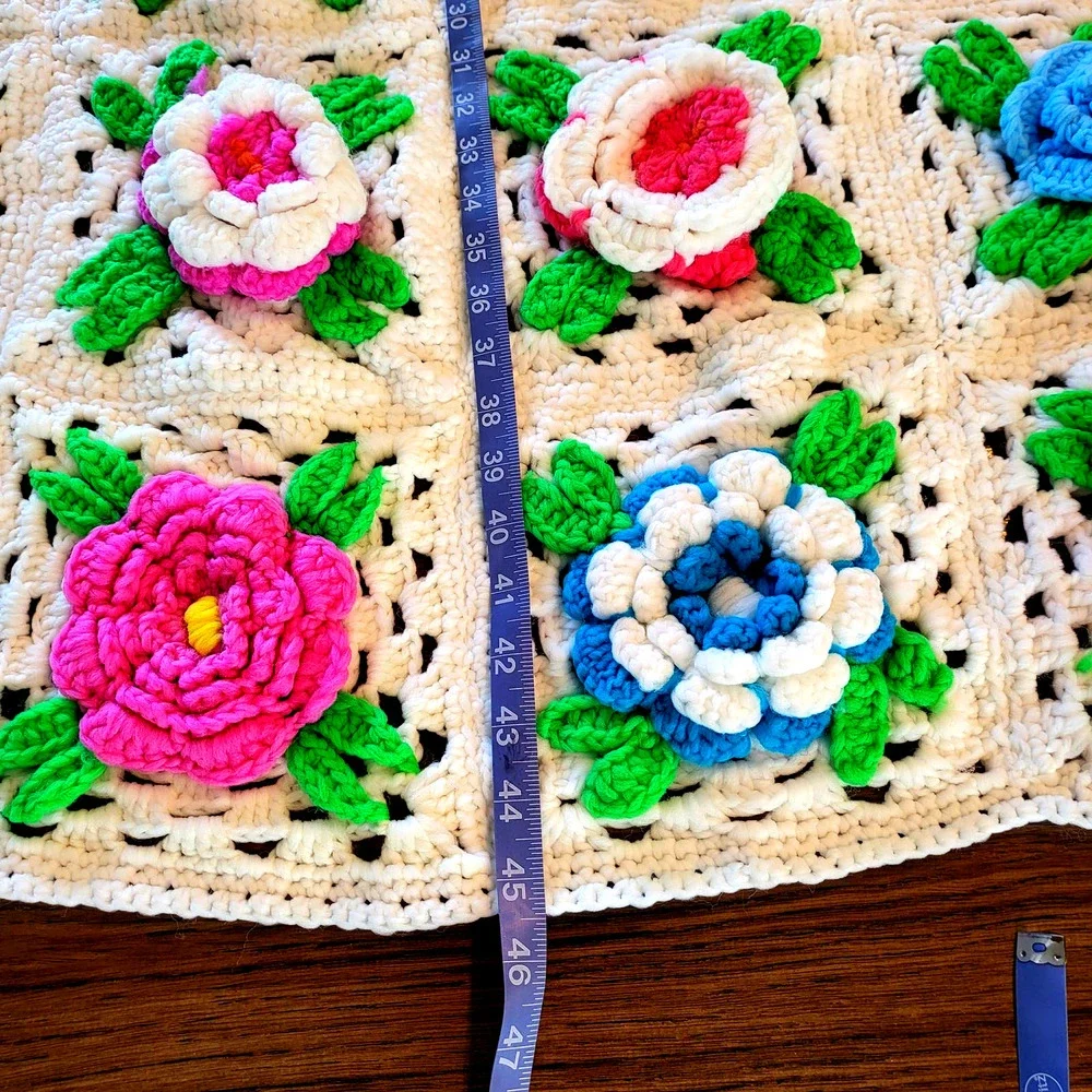 Beautiful Vintage‎ Handmade Granny Square Blanket Quilt 3D Flowers Retro 70s